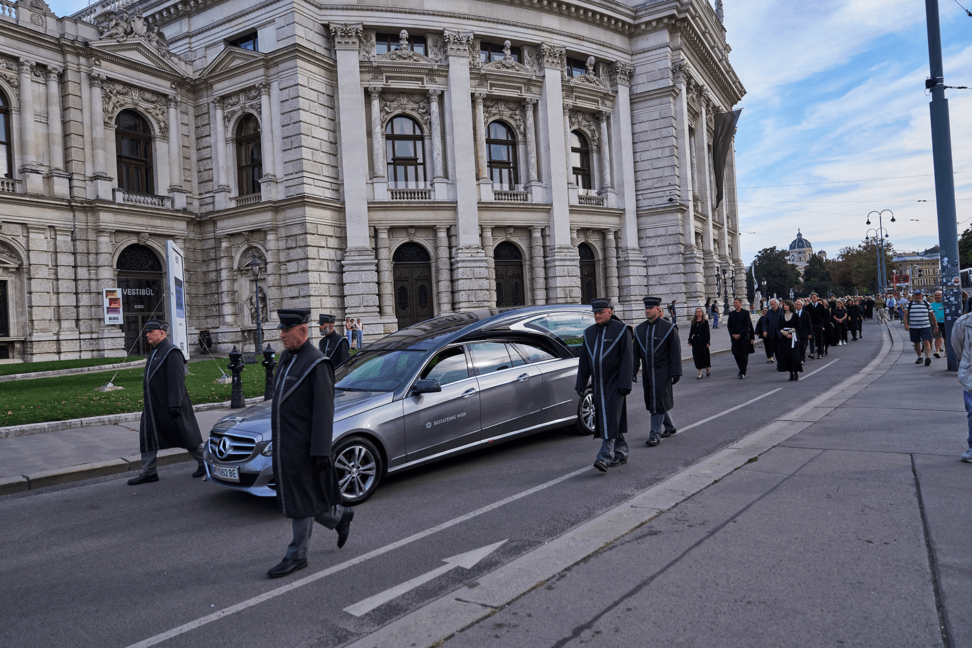 Burgehrenbegräbnis Peymann