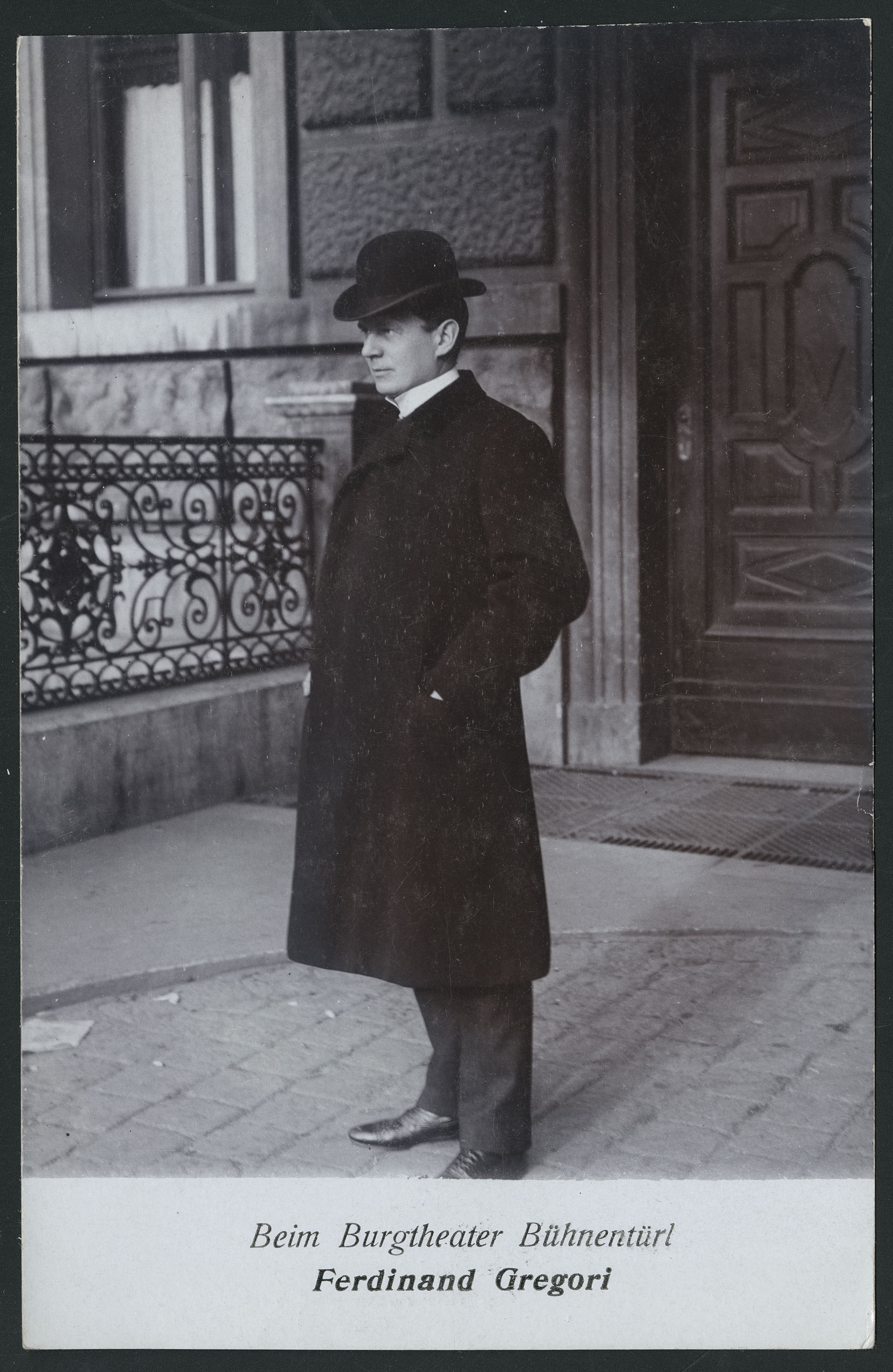 250 Jahre Burg - Beim Burgtheater Bühnentürl