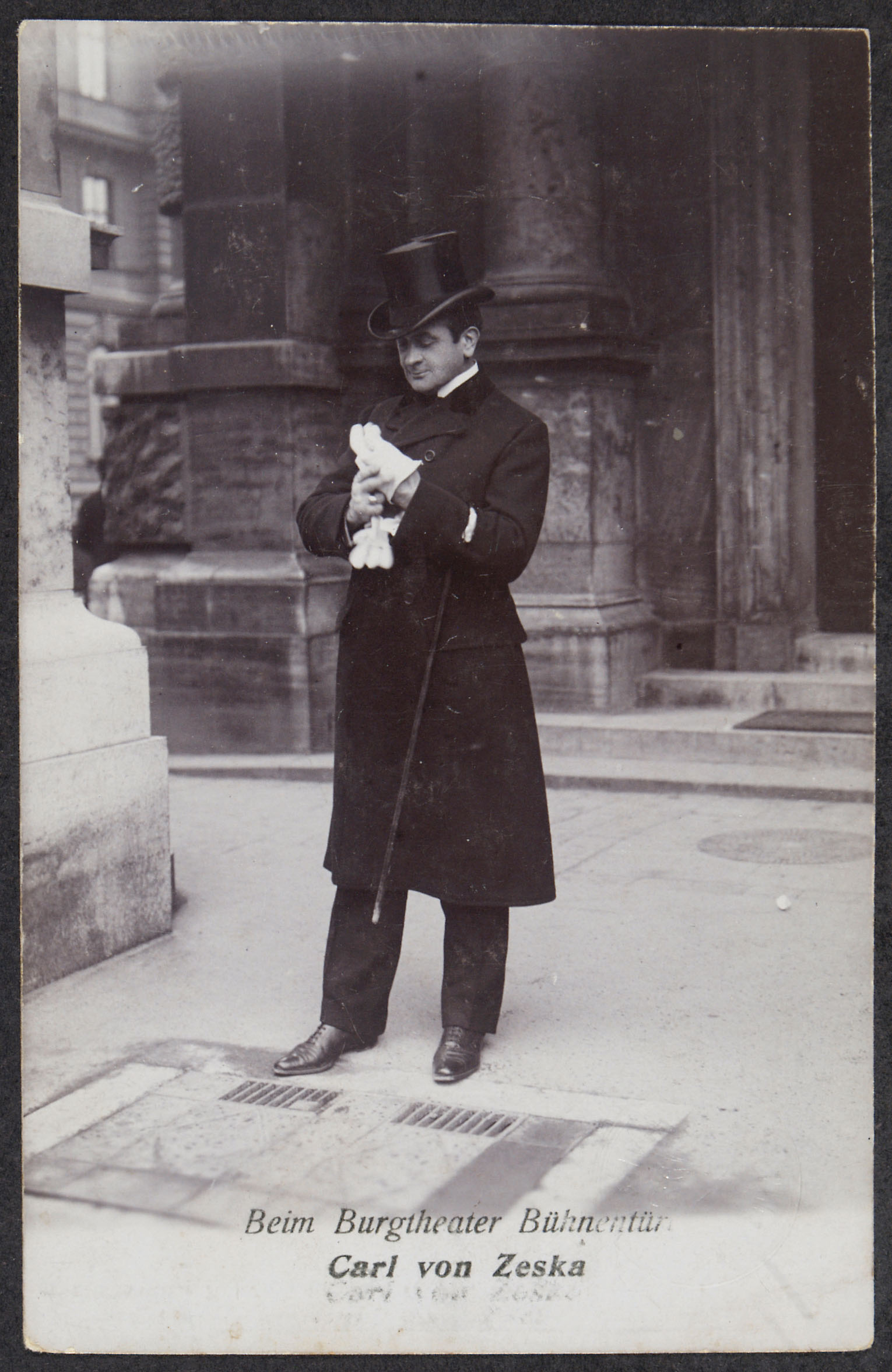 250 Jahre Burg - Beim Burgtheater Bühnentürl