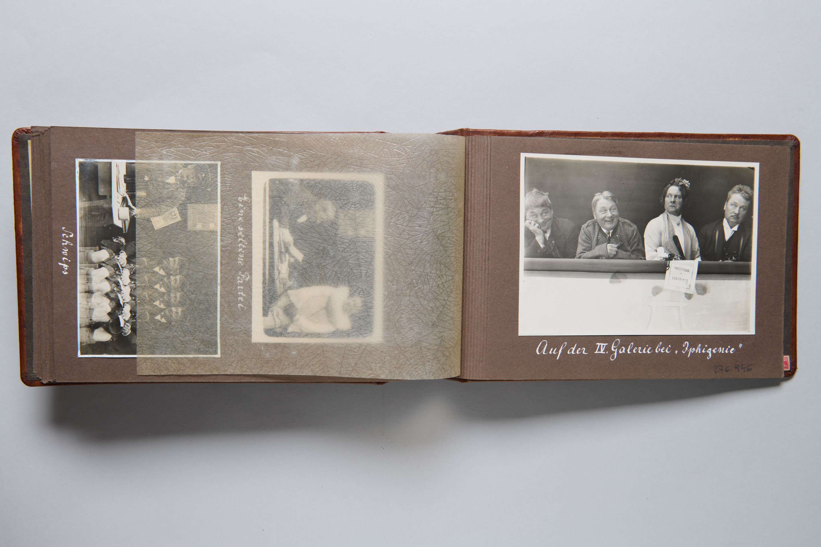 250 Jahre Burg - Beim Burgtheater Bühnentürl